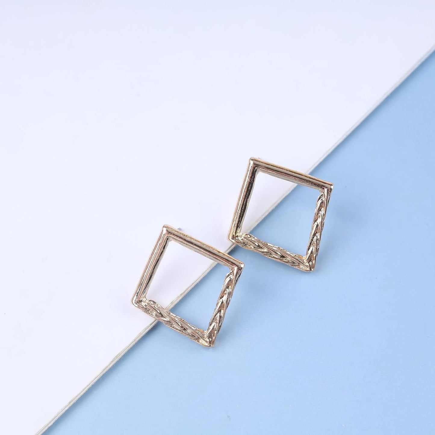 Vintage Hammered Square Drop Earrings Gold Hollow Square Earrings Metal Square Stud Earrings Minimalist Geometric Square Earrings Jewelry for Women
